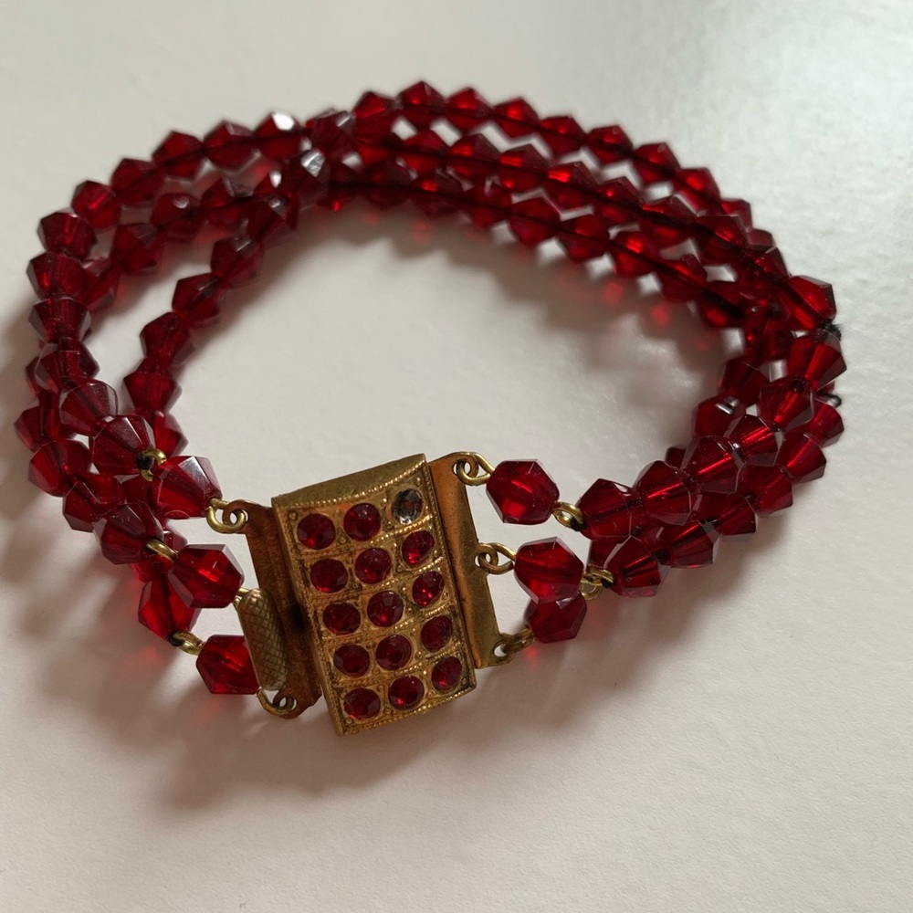 Vintage red beaded bracelet